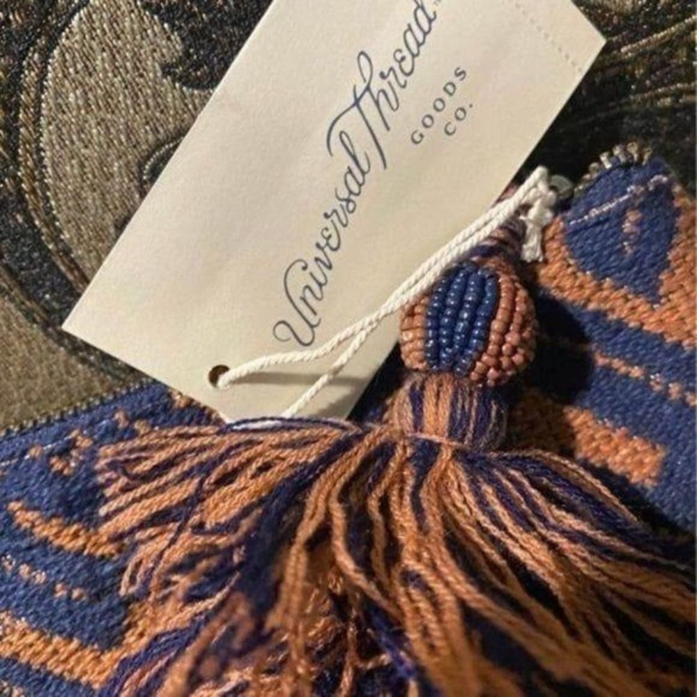 Universal Thread frill Pom Pom clutch purse makeup bag brand new - Picture 4 of 7